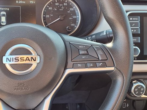 Used 2022 Nissan Versa SV image 18
