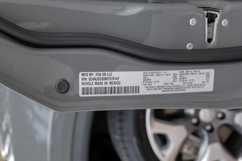 Used 2021 Jeep Compass Limited image 69