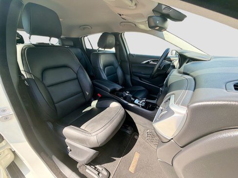 Used 2018 INFINITI QX30 Premium w/ Cargo Package image 30