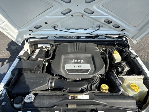 Used 2014 Jeep Wrangler Unlimited Sport w/ Connectivity Group image 16