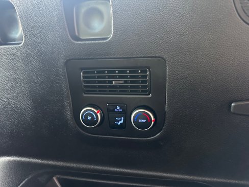 Used 2017 Hyundai Santa Fe Limited image 16