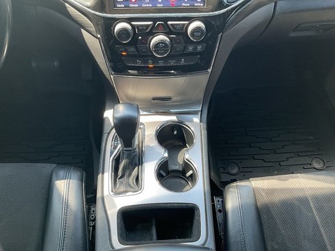 Used 2021 Jeep Grand Cherokee Laredo X image 15