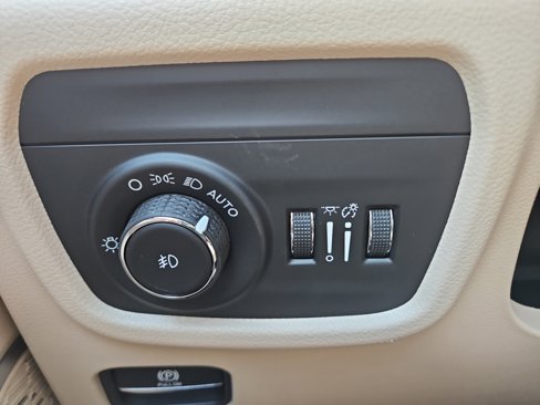 New 2025 Jeep Grand Cherokee L Limited w/ Luxury Tech Group II image 23