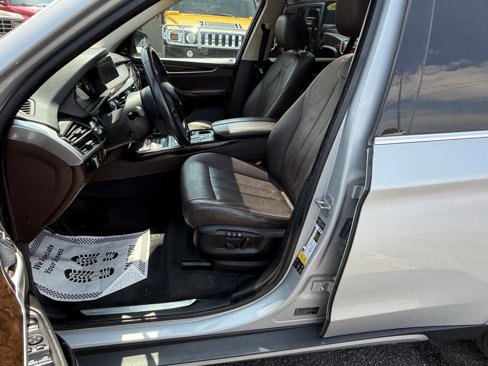 Used 2015 BMW X5 xDrive35d image 9
