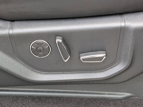 Used 2019 Ford F150 Platinum w/ Equipment Group 701A Luxury image 40