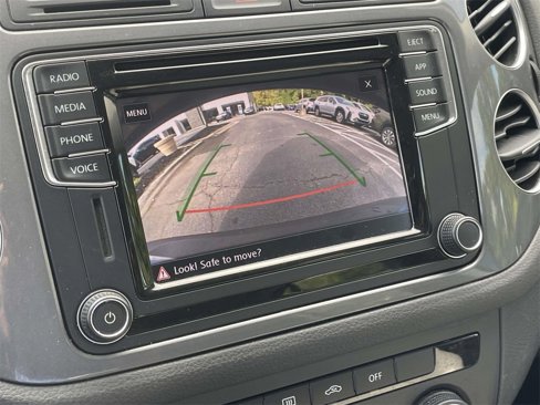 Used 2017 Volkswagen Tiguan Limited image 19