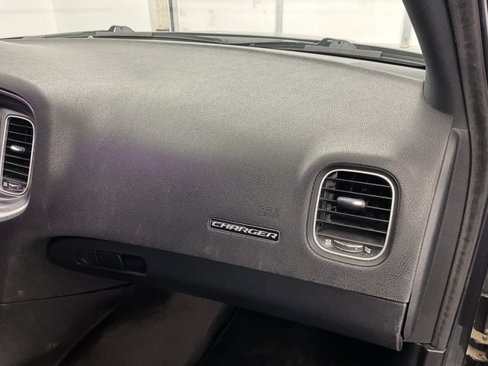 Used 2017 Dodge Charger SE image 10