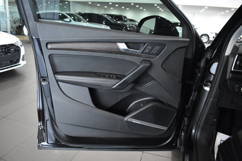 Used 2021 Audi Q5 Premium Plus w/ Premium Plus Package image 32