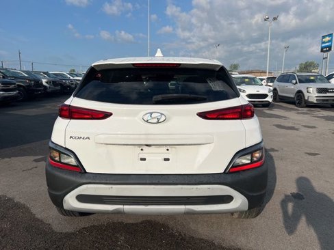 Used 2022 Hyundai Kona SE image 4