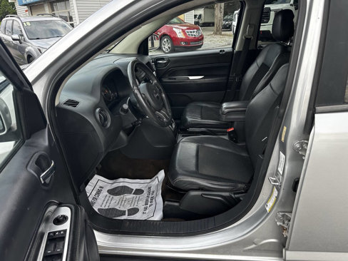 Used 2014 Jeep Compass Latitude image 12