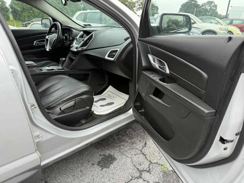 Used 2017 GMC Terrain SLT w/ Driver Alert Package I image 16