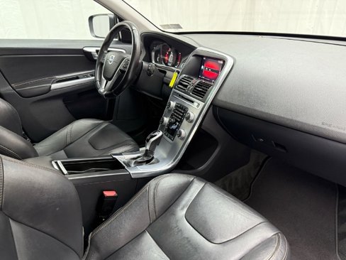 Used 2017 Volvo XC60 T5 Dynamic w/ Preferred Option Package image 33