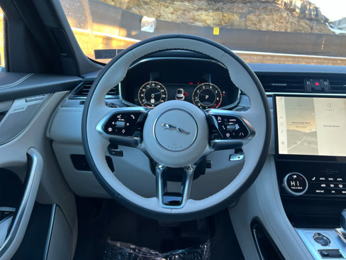 Used 2025 Jaguar F-PACE R-Dynamic S image 10