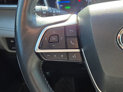 Used 2023 Toyota Highlander XLE image 21