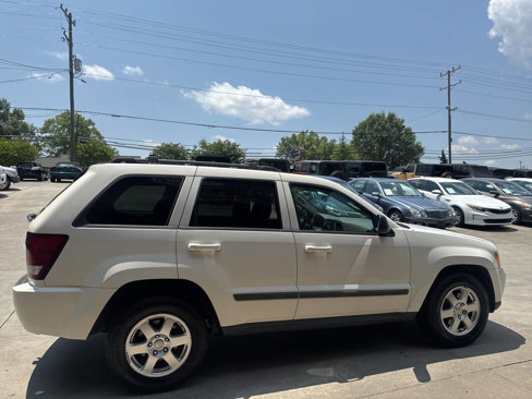 Used 2009 Jeep Grand Cherokee Laredo image 5