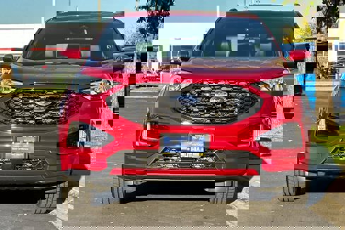 Certified 2020 Ford Edge ST-Line w/ Class II Trailer Tow Package image 10