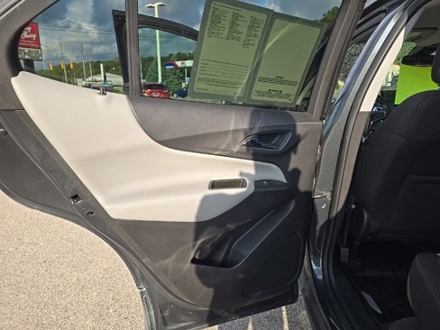 Used 2020 Chevrolet Equinox LS w/ LS Convenience Package image 8
