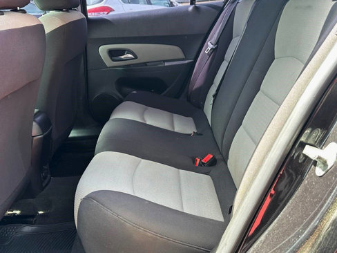 Used 2015 Chevrolet Cruze LS image 13