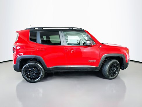 Used 2018 Jeep Renegade Trailhawk w/ Cold Weather Group II image 8