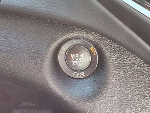 Used 2020 Jeep Cherokee Limited image 24