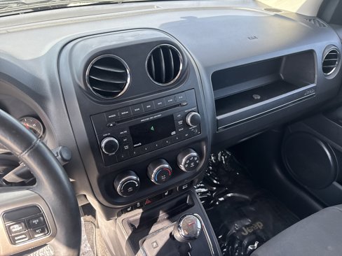 Used 2012 Jeep Compass Latitude image 5