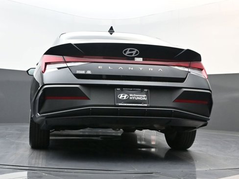 Certified 2024 Hyundai Elantra SEL image 24