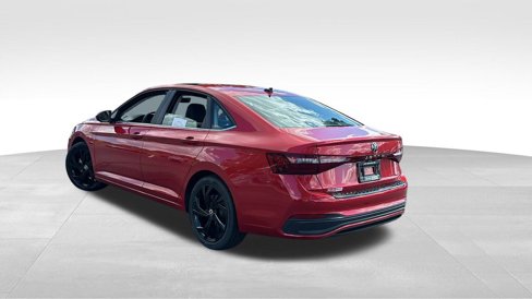 Used 2025 Volkswagen Jetta SE image 5