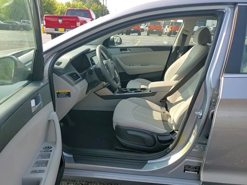 Used 2016 Hyundai Sonata SE image 13