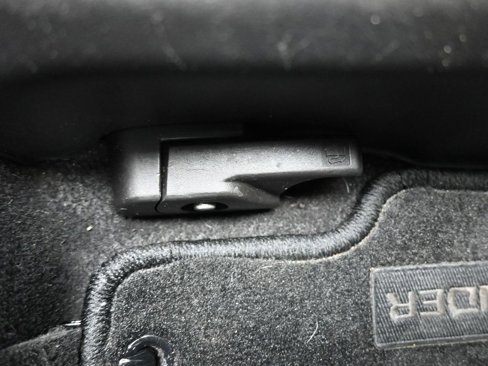 Used 2015 Mitsubishi Outlander SE image 29