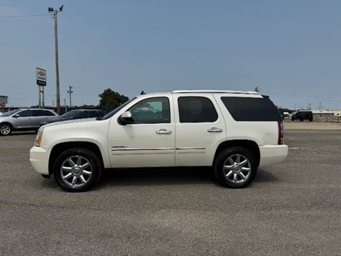 Used 2014 GMC Yukon Denali image 2