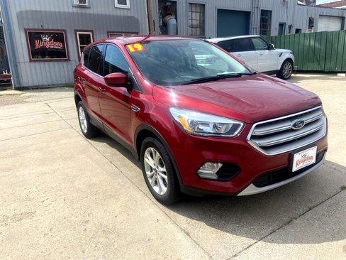 Used 2019 Ford Escape SE image 1
