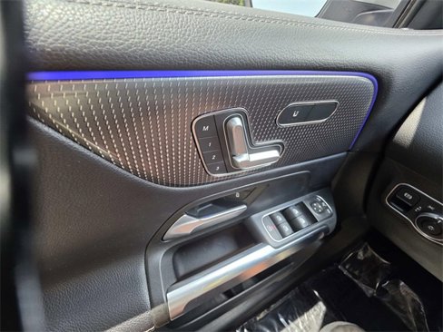 Certified 2021 Mercedes-Benz GLB 250 w/ Premium Package image 22