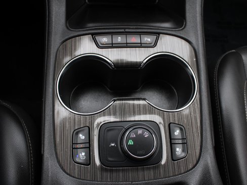 Used 2021 GMC Acadia SLT w/ Premium Package image 13