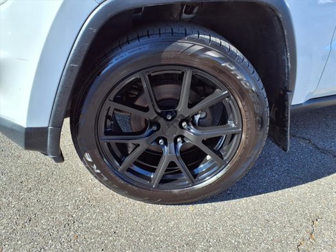 Used 2014 Jeep Grand Cherokee Limited w/ Luxury Group II image 32