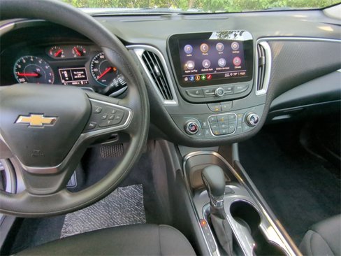 Used 2023 Chevrolet Malibu LT image 10