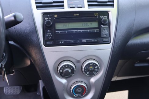 Used 2009 Toyota Yaris Sedan image 14