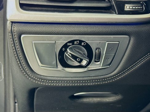 Used 2019 BMW 740i w/ Executive Package image 10