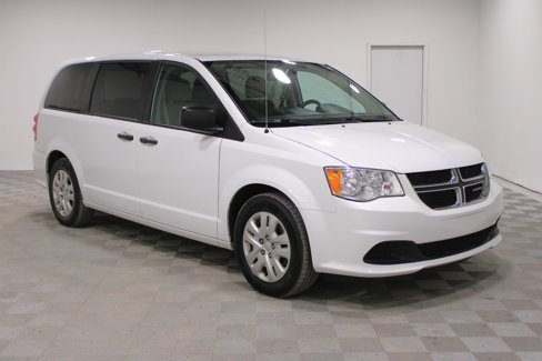 Used 2019 Dodge Grand Caravan SE w/ UConnect Hands-Free Group image 1