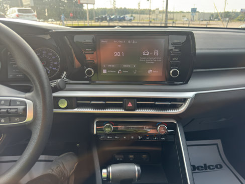 Used 2023 Kia K5 LXS image 12