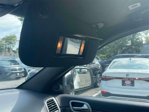 Used 2019 Jeep Grand Cherokee Limited image 33