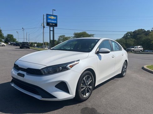 Used 2023 Kia Forte LXS image 1