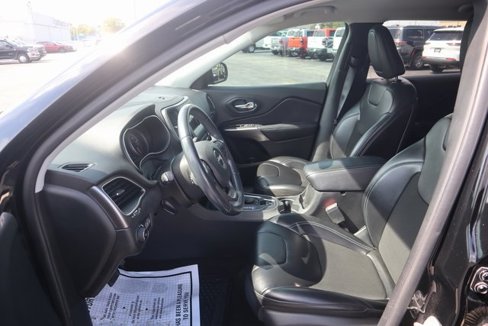 Used 2019 Jeep Cherokee Latitude Plus image 5