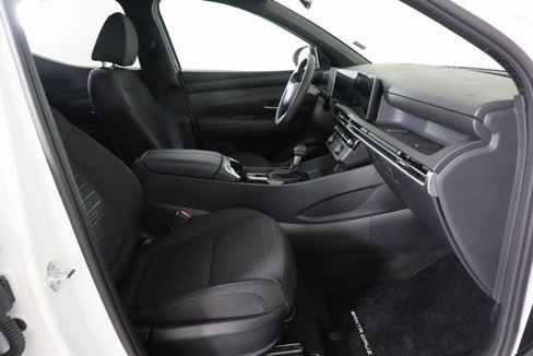 Used 2025 Hyundai Santa Cruz SE image 13