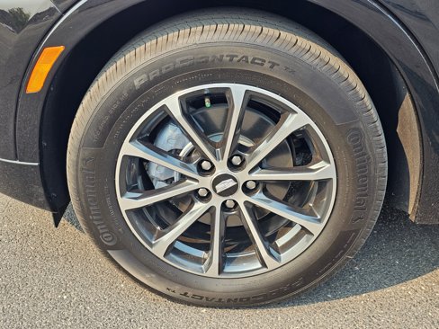 Used 2025 Cadillac XT4 Sport w/ Technology Package image 8