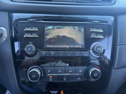 Used 2017 Nissan Rogue S image 20