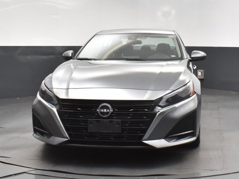 Used 2023 Nissan Altima 2.5 SV image 10