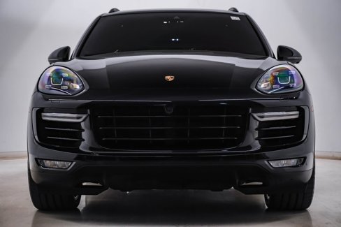 Used 2016 Porsche Cayenne Turbo S image 6