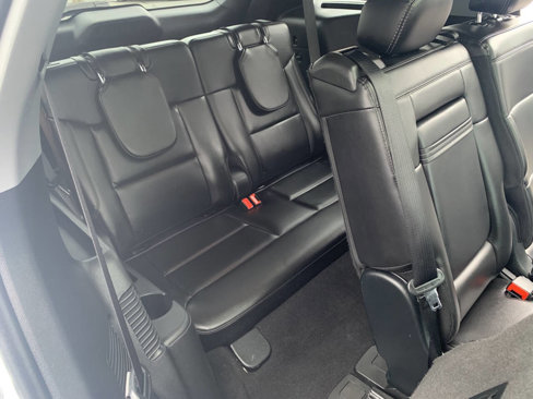 Used 2023 Ford Explorer XLT image 34