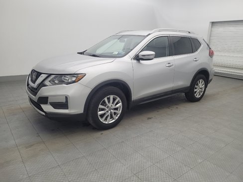 Used 2018 Nissan Rogue SV image 2