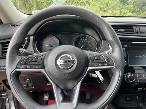 Used 2020 Nissan Rogue S image 19